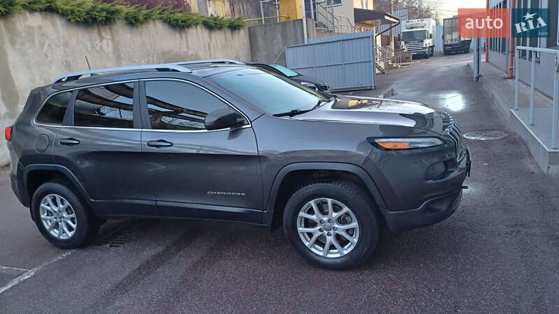 Позашляховик / Кросовер Jeep Cherokee 2016 в Києві