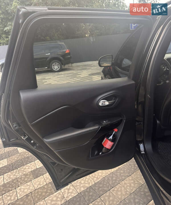 Внедорожник / Кроссовер Jeep Cherokee 2019 в Одессе