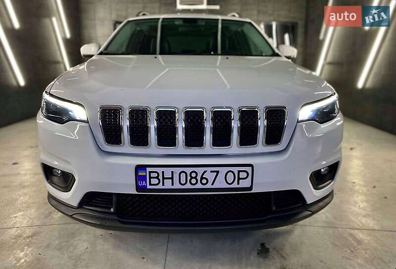 Внедорожник / Кроссовер Jeep Cherokee 2018 в 