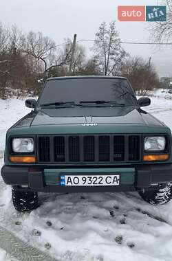 Внедорожник / Кроссовер Jeep Cherokee 2000 в Мукачево