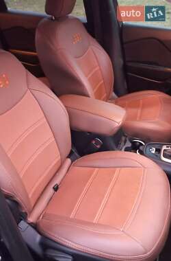 Внедорожник / Кроссовер Jeep Cherokee 2016 в 