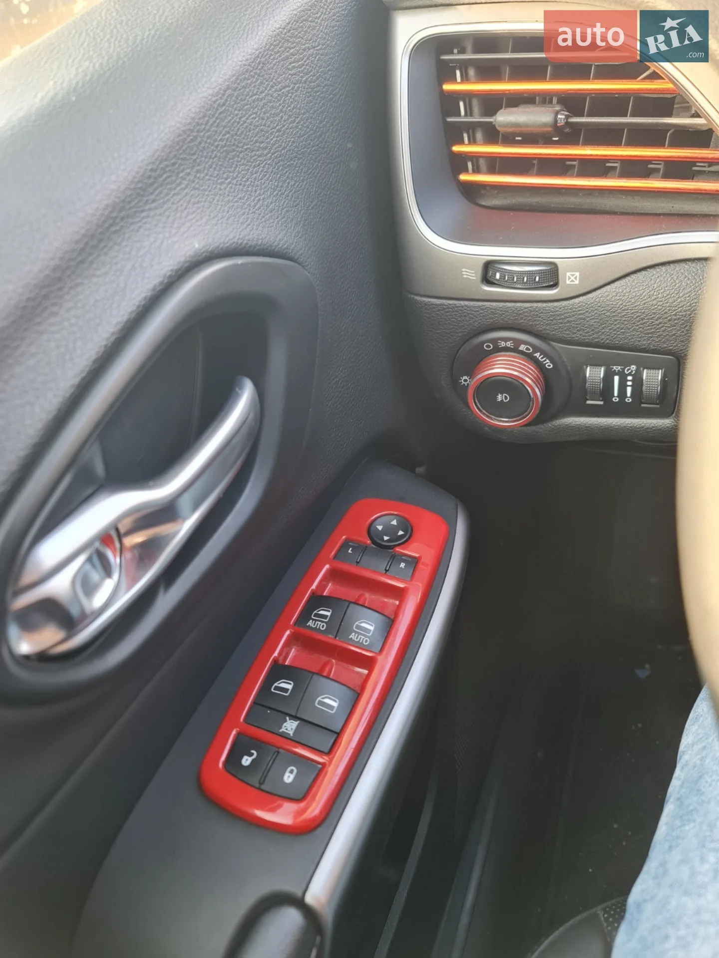 2021 Jeep Cherokee - мініатюра 10
