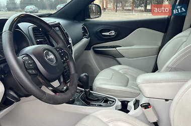 Внедорожник / Кроссовер Jeep Cherokee 2019 в 