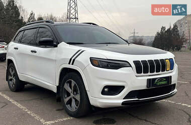 Внедорожник / Кроссовер Jeep Cherokee 2019 в 