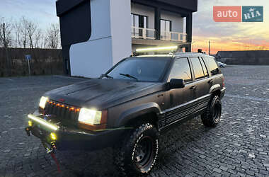 Позашляховик / Кросовер Jeep Cherokee 1995 в Іршаві