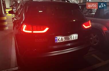Внедорожник / Кроссовер Jeep Cherokee 2019 в 