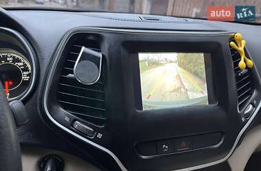 Внедорожник / Кроссовер Jeep Cherokee 2019 в 