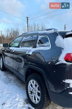 Внедорожник / Кроссовер Jeep Cherokee 2014 в Киеве