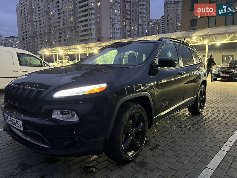 Внедорожник / Кроссовер Jeep Cherokee 2017 в Киеве
