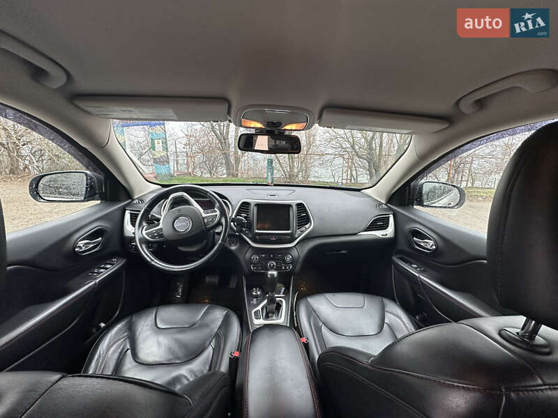 Внедорожник / Кроссовер Jeep Cherokee 2013 в Киеве