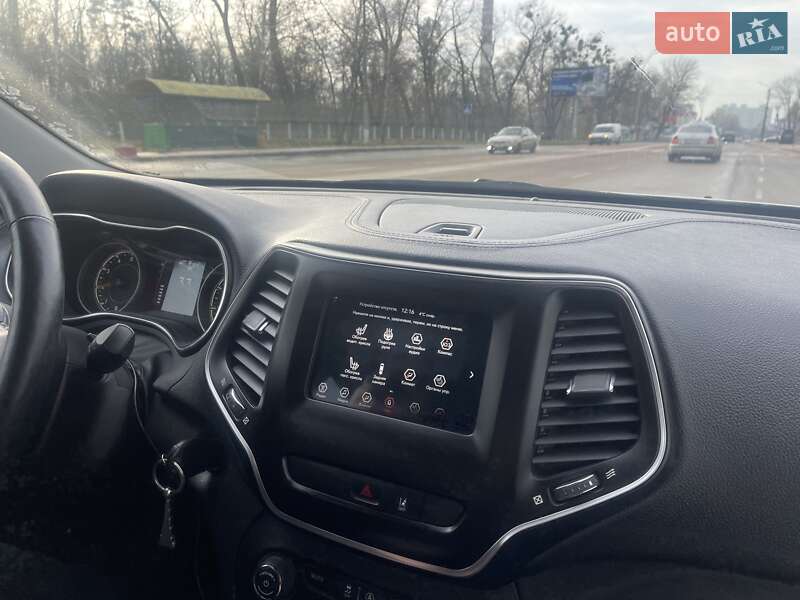 Позашляховик / Кросовер Jeep Cherokee 2020 в Броварах