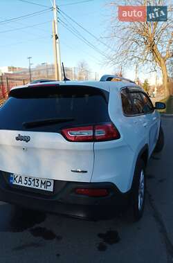 Позашляховик / Кросовер Jeep Cherokee 2016 в 