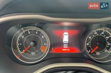 Внедорожник / Кроссовер Jeep Cherokee 2014 в 