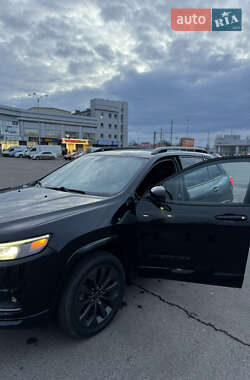 Внедорожник / Кроссовер Jeep Cherokee 2019 в 