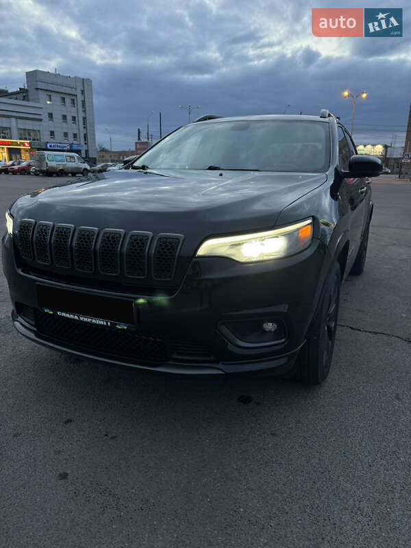 Внедорожник / Кроссовер Jeep Cherokee 2019 в 