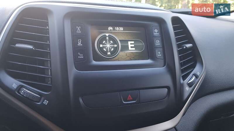 Внедорожник / Кроссовер Jeep Cherokee 2015 в Ирпене