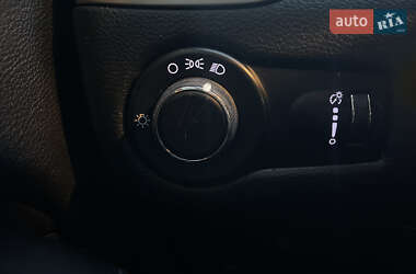 Внедорожник / Кроссовер Jeep Cherokee 2013 в 