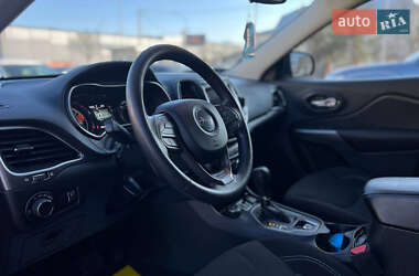 Внедорожник / Кроссовер Jeep Cherokee 2021 в 