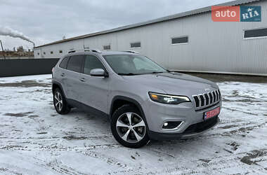 Внедорожник / Кроссовер Jeep Cherokee 2019 в 