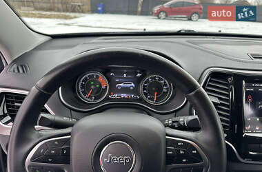 Внедорожник / Кроссовер Jeep Cherokee 2019 в 