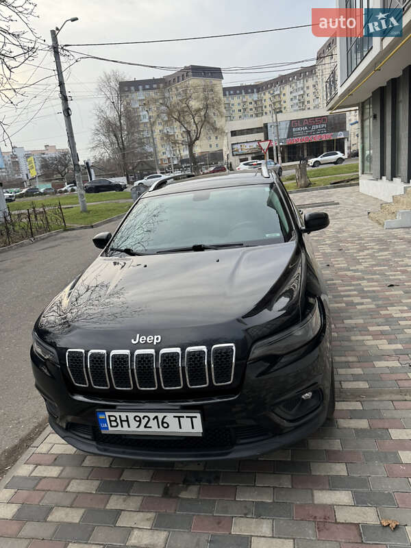 Внедорожник / Кроссовер Jeep Cherokee 2018 в 