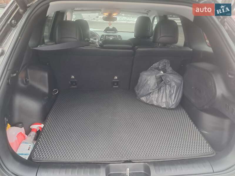 Внедорожник / Кроссовер Jeep Cherokee 2019 в Ровно