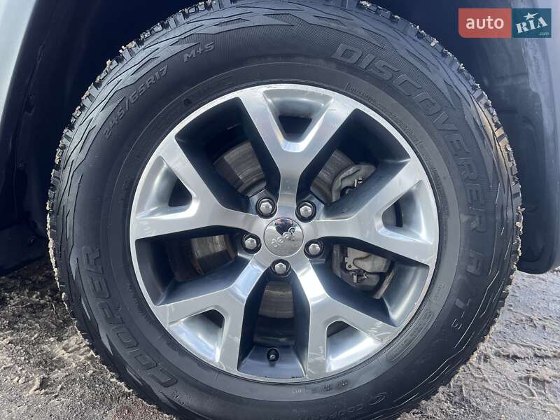 Внедорожник / Кроссовер Jeep Cherokee 2014 в Киеве