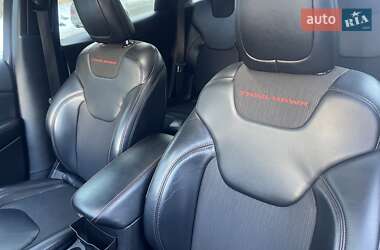 Внедорожник / Кроссовер Jeep Cherokee 2014 в 