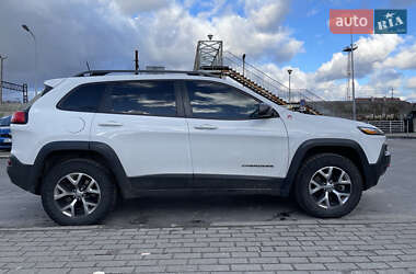 Позашляховик / Кросовер Jeep Cherokee 2015 в Вижниці