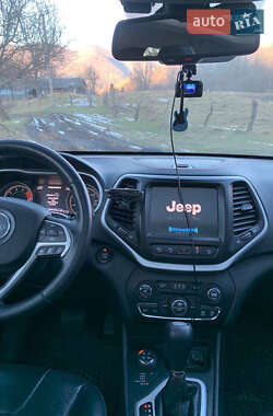 Позашляховик / Кросовер Jeep Cherokee 2015 в Вижниці