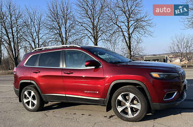 Позашляховик / Кросовер Jeep Cherokee 2019 в 