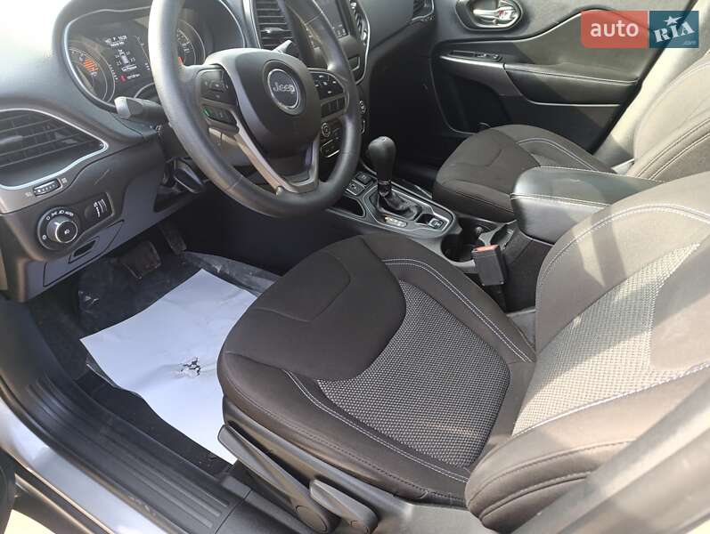 Внедорожник / Кроссовер Jeep Cherokee 2019 в Ивано-Франковске
