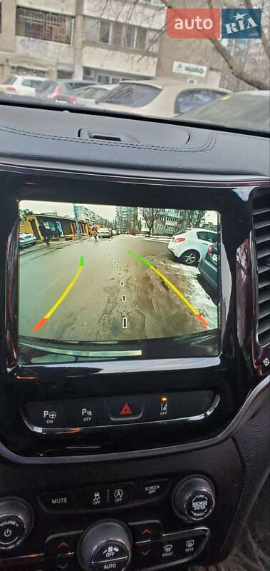 Внедорожник / Кроссовер Jeep Cherokee 2020 в Киеве