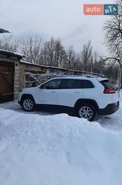 Внедорожник / Кроссовер Jeep Cherokee 2016 в 