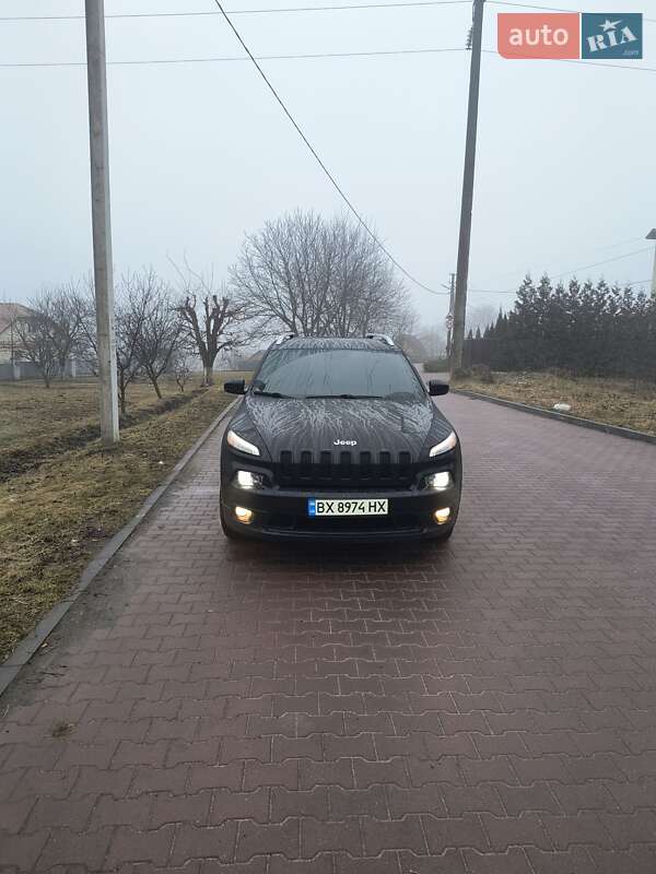 Внедорожник / Кроссовер Jeep Cherokee 2014 в Хмельницком