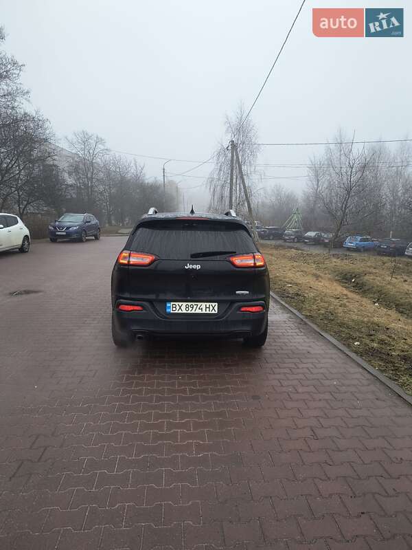 Внедорожник / Кроссовер Jeep Cherokee 2014 в Хмельницком