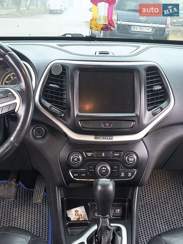 Внедорожник / Кроссовер Jeep Cherokee 2014 в Хмельницком