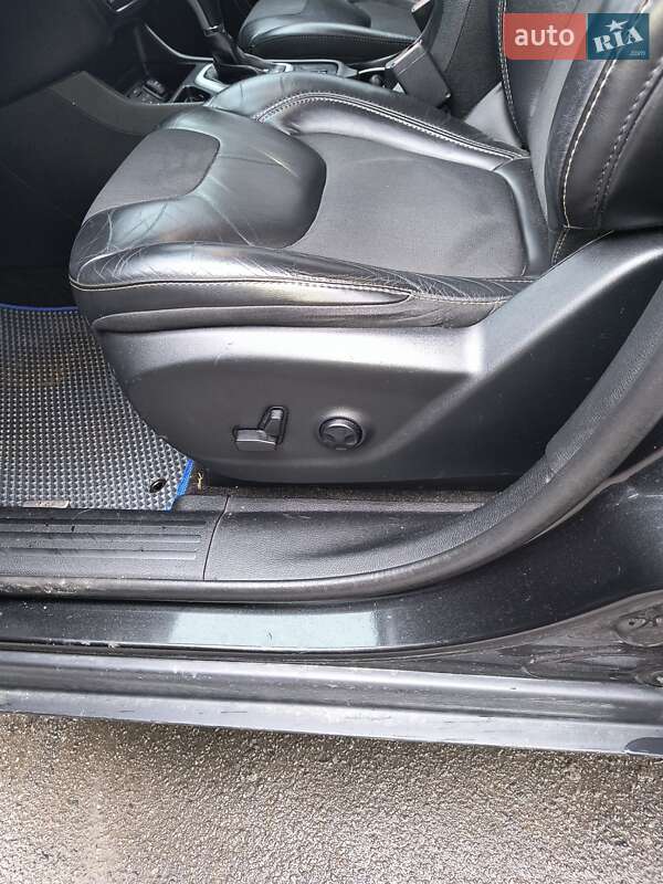 Внедорожник / Кроссовер Jeep Cherokee 2014 в Хмельницком