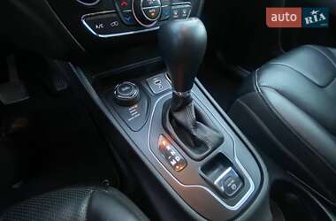 Внедорожник / Кроссовер Jeep Cherokee 2019 в 