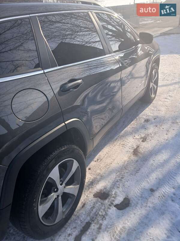 Позашляховик / Кросовер Jeep Cherokee 2020 в Ромнах