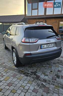 Позашляховик / Кросовер Jeep Cherokee 2018 в 