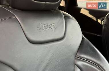 Позашляховик / Кросовер Jeep Cherokee 2016 в 
