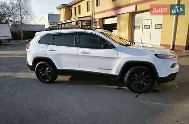 Внедорожник / Кроссовер Jeep Cherokee 2014 в Киеве