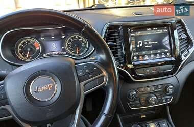 Внедорожник / Кроссовер Jeep Cherokee 2020 в 