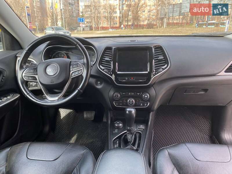 Внедорожник / Кроссовер Jeep Cherokee 2018 в Тернополе