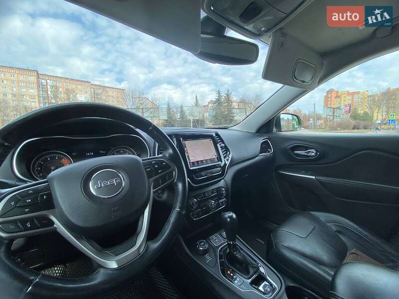 Внедорожник / Кроссовер Jeep Cherokee 2018 в Тернополе