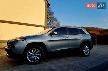 Внедорожник / Кроссовер Jeep Cherokee 2016 в 