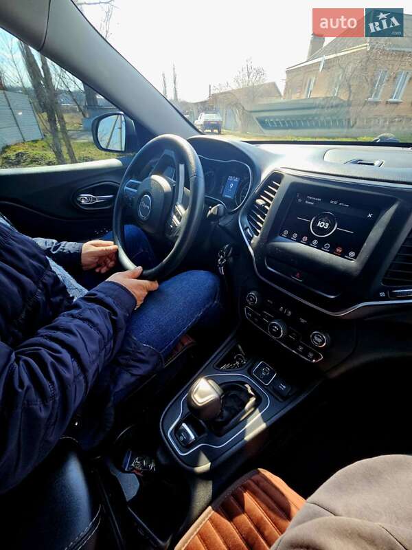 Внедорожник / Кроссовер Jeep Cherokee 2018 в Кропивницком