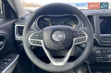 Внедорожник / Кроссовер Jeep Cherokee 2022 в 
