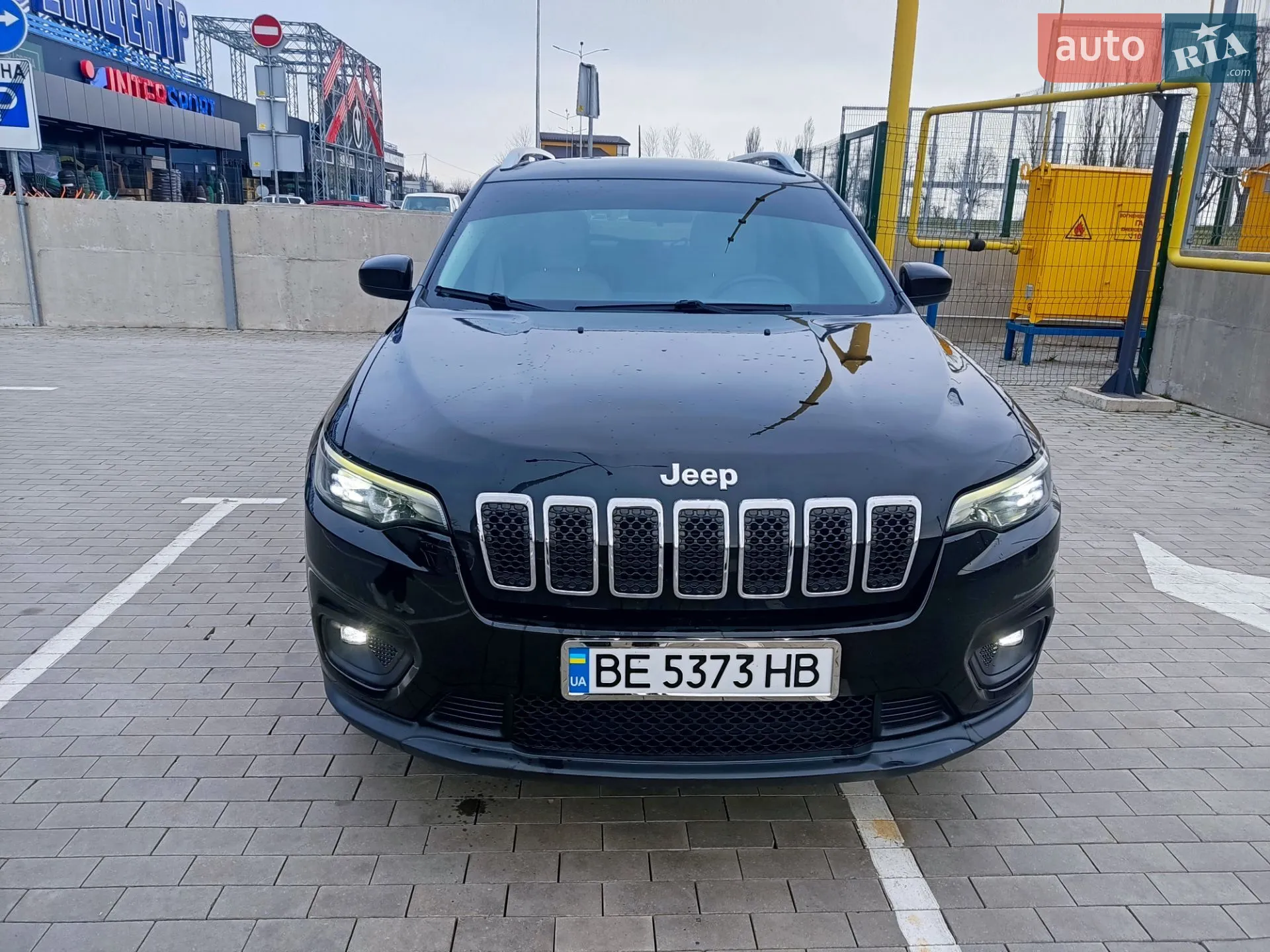 Jeep Cherokee 2018 VIN 1C4PJLCB6KD272414 фото оголошення 2 з 21